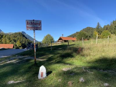 2570-ganz-tirol-vils-saloberalm-staatsgrenze.jpg