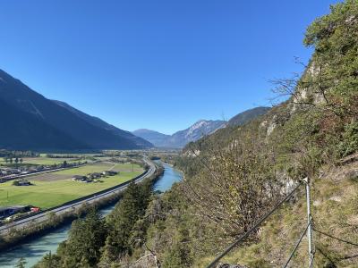 2694-ganz-tirol-stams-blick-auf-inn.jpg