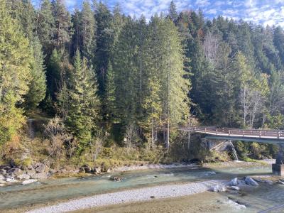 2821-ganz-tirol-kruen-isar.jpg