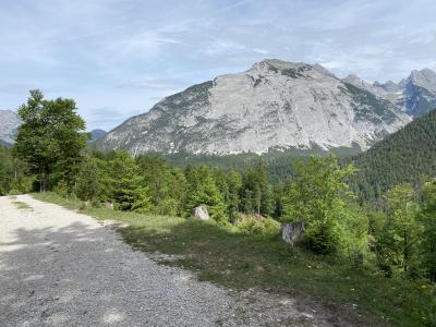 ganz-tirol-1441-scharnitz-hochwaldweg.jpg