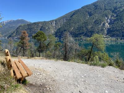 ganz-tirol-achensee-rastbank-1218.jpg